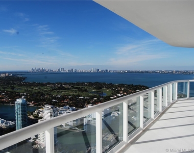 6365 Collins Ave - Photo Thumbnail 5