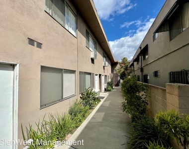 10809 Camarillo Street - Photo Thumbnail 2