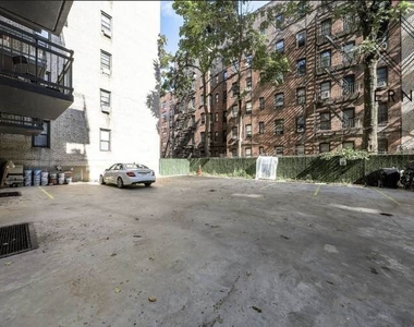 319 East 19th Street - Photo Thumbnail 10