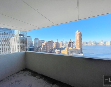 310 Greenwich Street - Photo Thumbnail 1