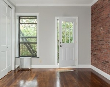 307 East 8th Street - Photo Thumbnail 2