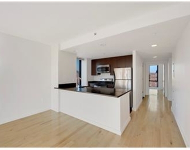 1595 Lexington Ave - Photo Thumbnail 2