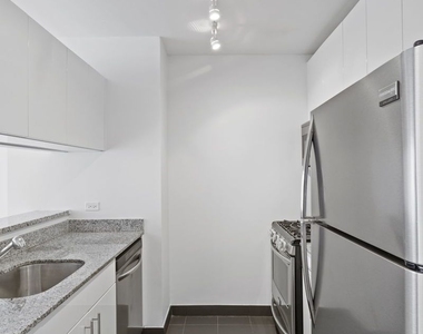 200 West 26th Street - Photo Thumbnail 9