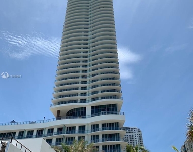 4111 S Ocean Dr - Photo Thumbnail 0