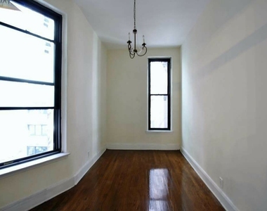 225 East 14th Street - Photo Thumbnail 2