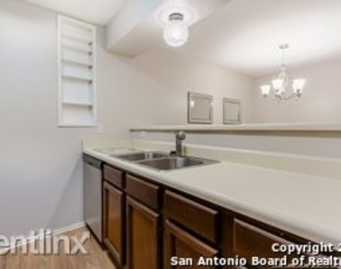 4107 Medical Dr Apt 5208 - Photo Thumbnail 8