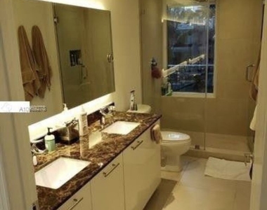 950 Brickell Ave 200 - Photo Thumbnail 5