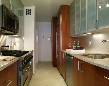 165 East 66th Street - Photo Thumbnail 10