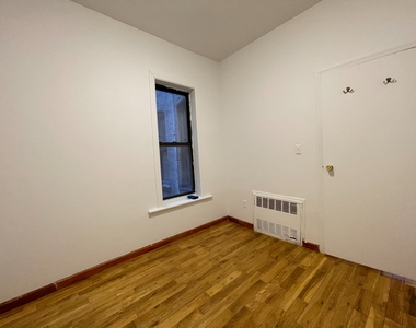 1 BD Available on Bedford - Photo Thumbnail 2