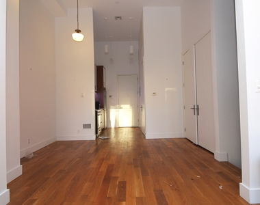 949 Willoughby Avenue - Photo Thumbnail 2