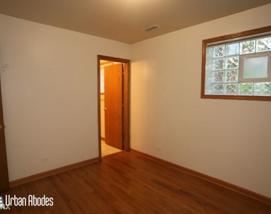 3713 N Janssen Ave 78 - Photo Thumbnail 12