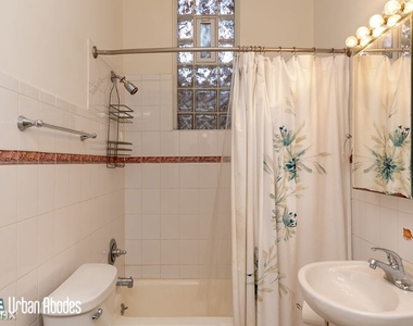 3243 N Kenmore Ave 1 - Photo Thumbnail 16