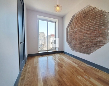 376 Bedford Avenue - Photo Thumbnail 7