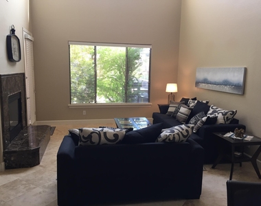 9715 N Azure Court - Photo Thumbnail 4