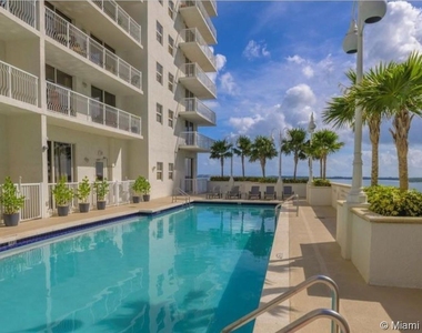 1200 Brickell Bay Dr - Photo Thumbnail 22