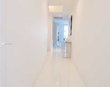 15811 Collins Ave - Photo Thumbnail 30