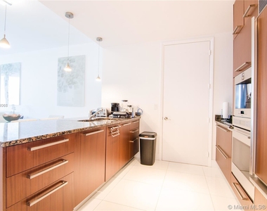 15811 Collins Ave - Photo Thumbnail 16