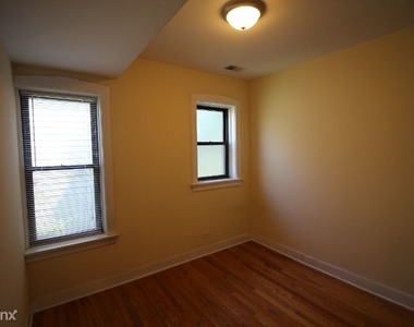 3717 N Leavitt St 3 - Photo Thumbnail 7