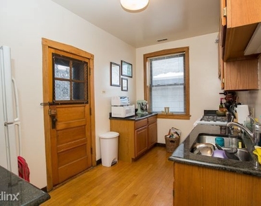 3635 N. Wolcott, Unit 2 - Photo Thumbnail 1