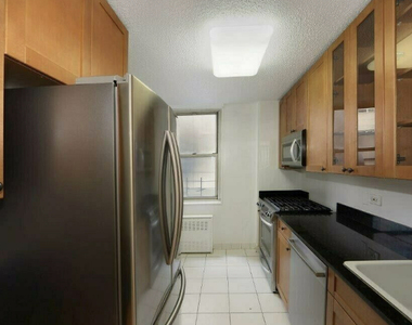 166 East 34th Street - Photo Thumbnail 3