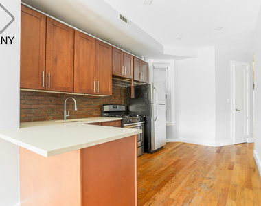 87 Stuyvesant Avenue - Photo Thumbnail 2