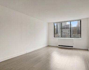 200 East 33rd Street - Photo Thumbnail 5