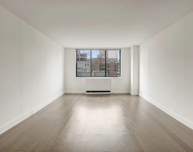 200 East 33rd Street - Photo Thumbnail 1