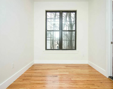 562 Wilson Ave APT 3L - Photo Thumbnail 7