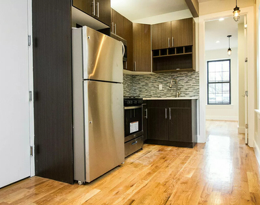 562 Wilson Ave APT 3L - Photo Thumbnail 4