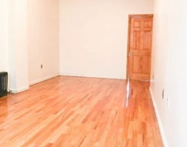 796 Madison St APT 3R - Photo Thumbnail 4