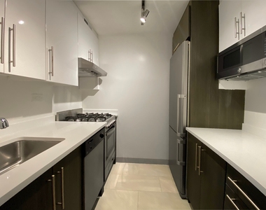 360 West 34th Street - Photo Thumbnail 5