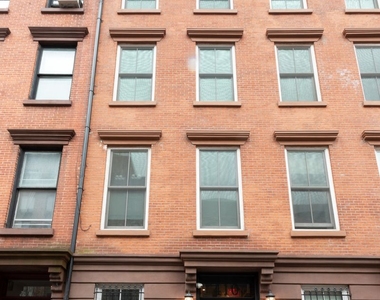 410 West 22nd Street - Photo Thumbnail 6