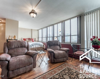 2740 N Pine Grove Ave, Chicago Il 19d - Photo Thumbnail 0