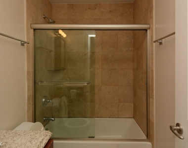 625 W. Wrightwood, Unit 404 - Photo Thumbnail 17