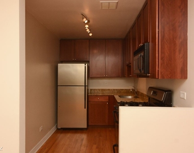 625 W. Wrightwood, Unit 404 - Photo Thumbnail 1