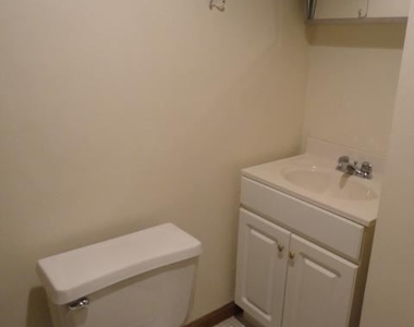 630 West Arlington Pl. - Photo Thumbnail 3