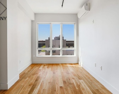 880 Dekalb Avenue - Photo Thumbnail 5