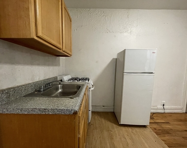 988 Bergen Street - Photo Thumbnail 3