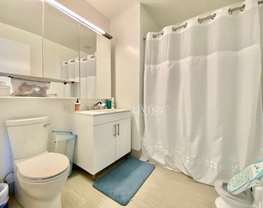 606 West 57th Street - Photo Thumbnail 17