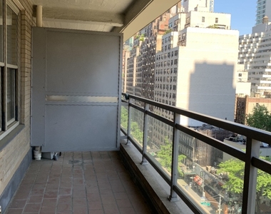 East 57th Street - Photo Thumbnail 0