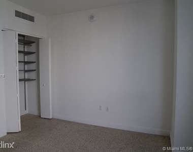 475 Brickell Ave Apt 5113 - Photo Thumbnail 9