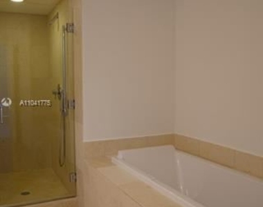 475 Brickell Ave Apt 5113 - Photo Thumbnail 12