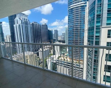 1200 Brickell Bay Dr - Photo Thumbnail 9