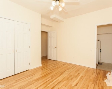 2320 N Southport Ave 1 - Photo Thumbnail 4