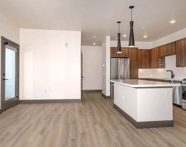 11700 E 26th Ave - Photo Thumbnail 10
