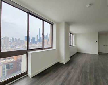 520 West 43rd Street - Photo Thumbnail 1