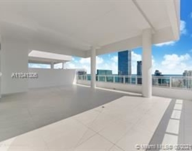 1080 Brickell Ave Unit 4400 - Photo Thumbnail 4