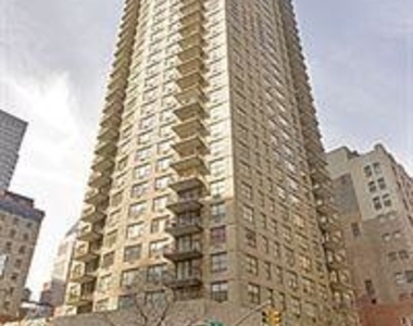 230 W 55th St - Photo Thumbnail 13