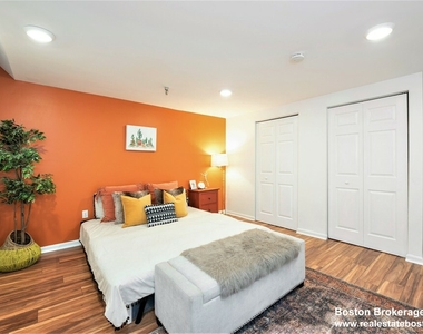 42 Hemenway St. - Photo Thumbnail 5