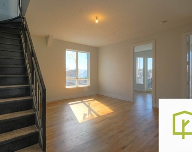  854 Metropolitan Avenue - Photo Thumbnail 2